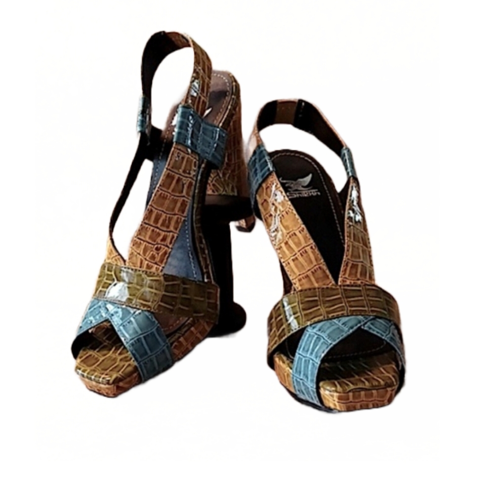 SHEIKH "MINGLE O8" BLUE & TAN PLATFORM HEELS